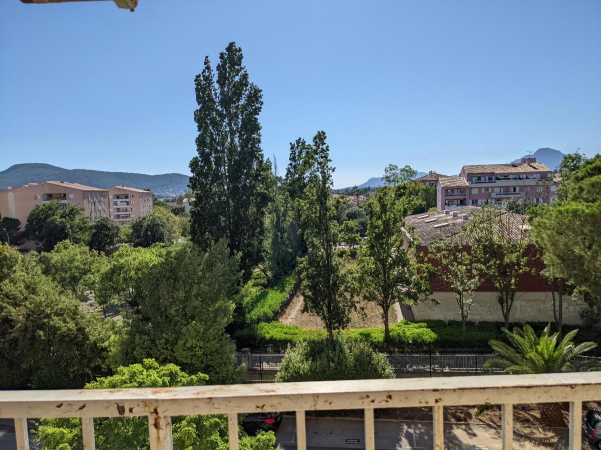 superbe t2 proche des plages et des commerces Hyères Extérieur photo